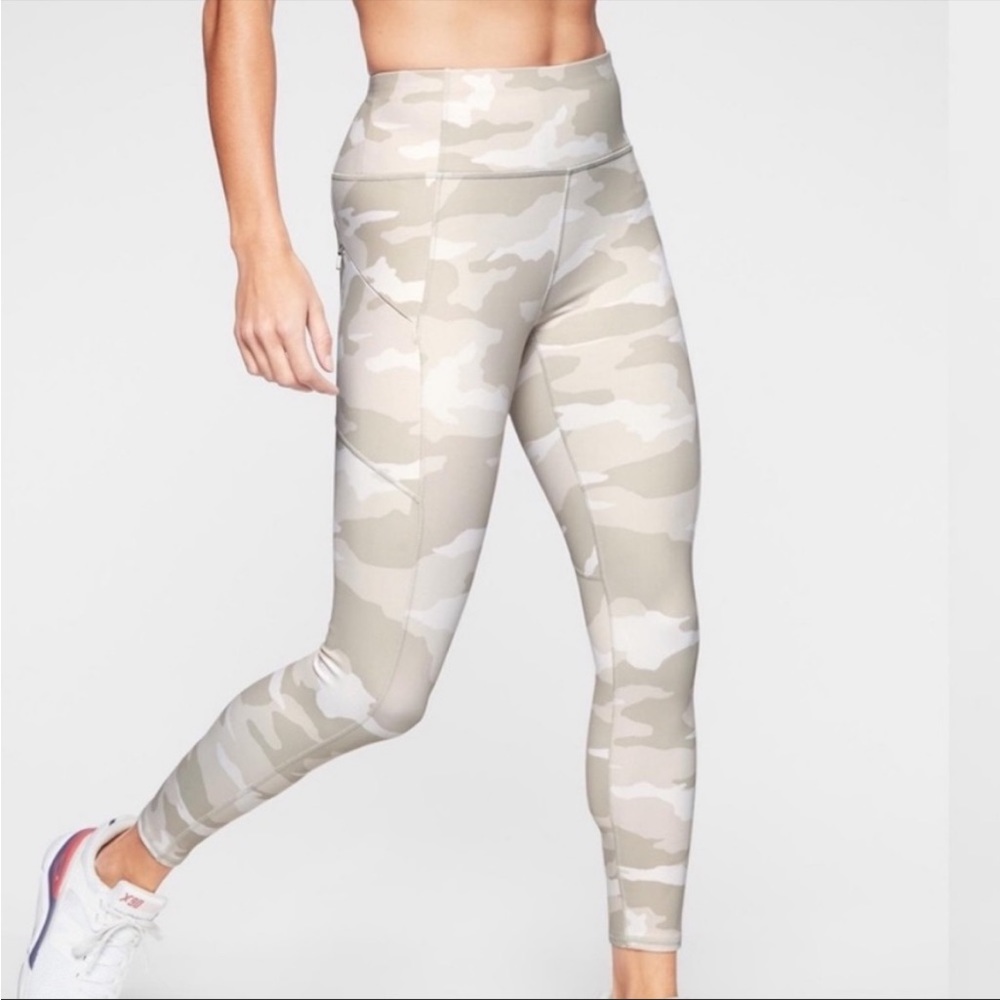 Athleta Camo Contender 7/8 Tight